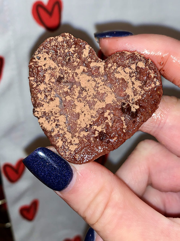 RASPBERRY CASHEW BUTTER BEAUTY BITES